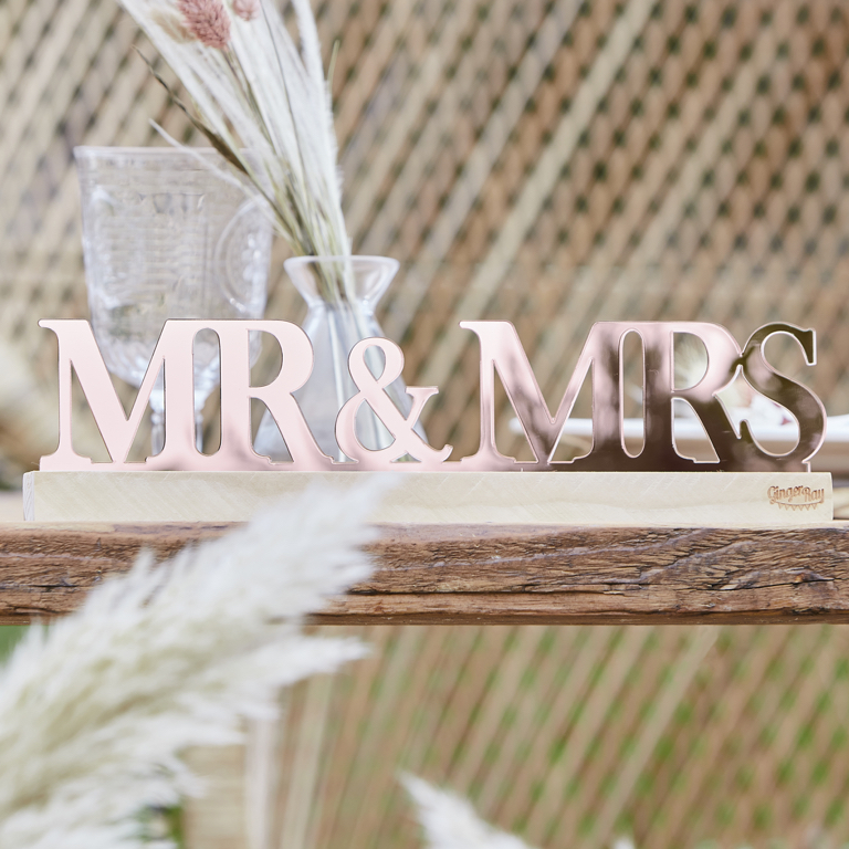 Acrylic Sign - Mr & Mrs - Rose Gold